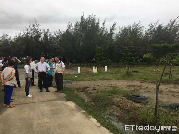 ▲▼布袋炮樓仔過去是優質賞鳥休憩點，但因排水不良，每逢下雨地面總是泥濘，嘉縣府近日將改善。（圖／記者翁伊森翻攝，下同）