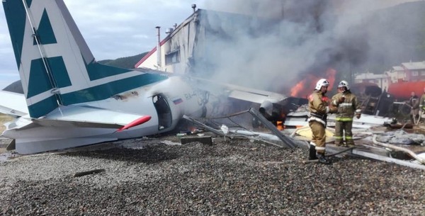 ▲俄羅斯安加拉航空發生降落意外。（圖／翻攝自NEWS.RU）