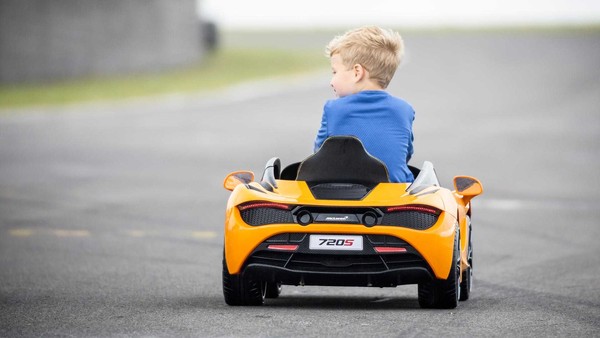 只要1.2萬元就能入手的超跑　麥拉倫720S兒童電動車培育下一個F1車手（圖／翻攝自麥拉倫）