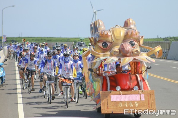 ▲▼ 新港奉天宮「馨護臺灣 祈禱平安」，澎湖大義宮首站鳴笛出發。（圖／新港奉天宮提供，下同）