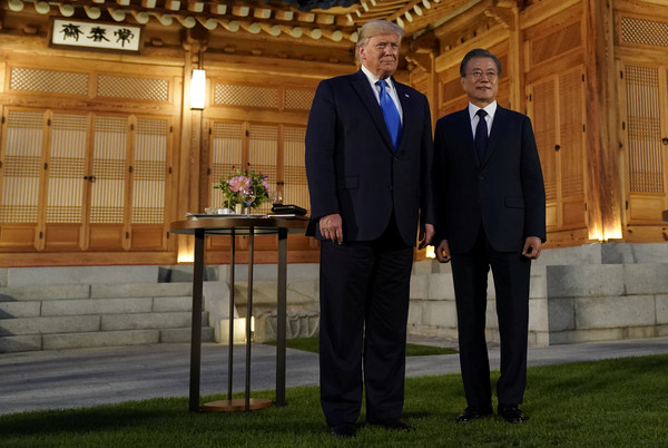 ▲▼美國總統川普與南韓總統文在寅會面。（圖／路透）