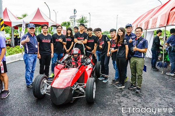 ▲成功大學工學院主辦的2019年第2屆全國電動車創新設計與實作競賽，來自全國11所大學14個車隊，在台南沙崙交流砌磋一較高下。（圖／記者林悅翻攝，下同）