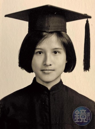 鄭麗君畢業於台大哲學系，她欣賞哲學家馬克思和韋伯，認為二者是重要典範，互為對比的不同世界觀，給她很大的啟發。（鄭麗君提供）