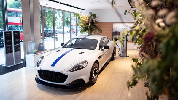 ▲Aston Martin於英國展演Rapide E、Lagonda Concept概念車。（圖／翻攝自Aston Martin）