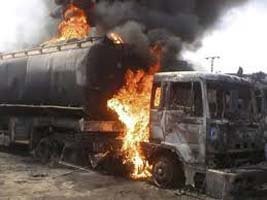 ▲奈及利亞發生油罐車爆炸起火意外，至少造成50死。(圖／翻攝自The Nation)