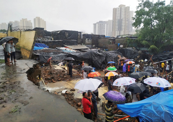 ▲▼印度孟買遭逢14年最嚴重暴雨侵襲。（圖／路透）