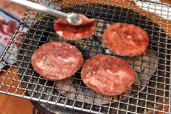 一個人也能吃！台北日式燒肉店　爽嗑頂級A5和牛不用500元
