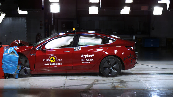 ▲▼Euro NCAP公布Tesla Model 3、賓士B-Class、GLE、Skoda Scala、KIA Ceed與DS3 Crossback的撞側成績。（圖／翻攝自Euro NCAP）