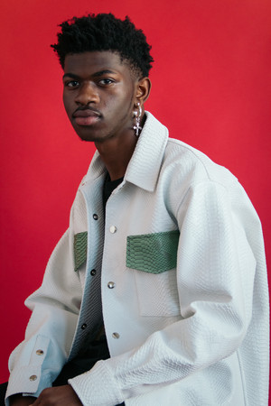 ▲▼納斯小子（Lil Nas X）《Old Town Road 鄉村老街》，在本週告示牌雜誌成功蟬聯13週單曲榜的冠軍。（圖／索尼提供）