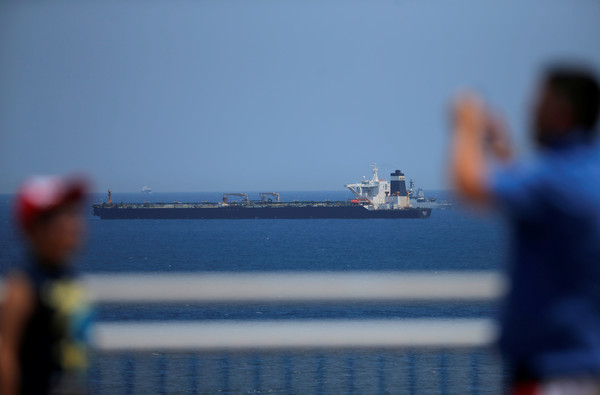 ▲▼英國皇家海軍陸戰隊在直布羅陀海域查扣伊朗油輪Grace 1號。（圖／路透）