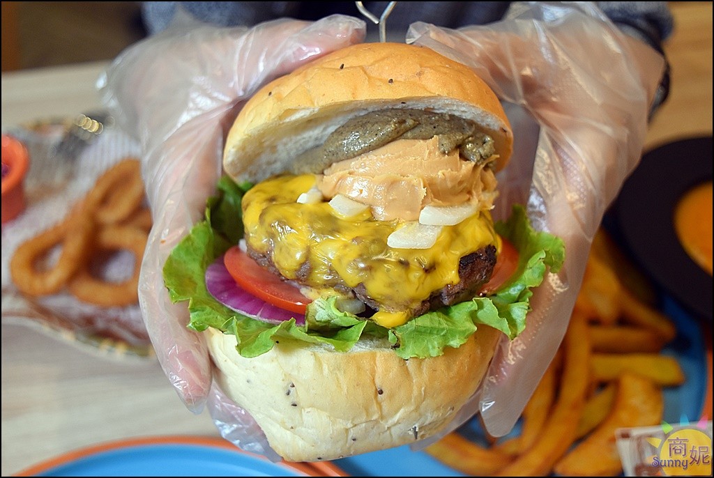 ▲▼台中LAb EAt burger來吧吃漢堡。（圖／商妮吃喝玩樂 提供）