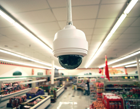 ▲▼商店內的監視器將小學生偷竊行為全錄下。（示意圖／CFP）