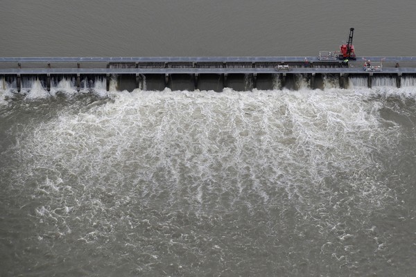 ▲▼密西西比州卡爾溢洪道（Bonnet Carre spillway）。（圖／達志影像／美聯社）