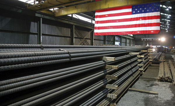 ▲美國商務部宣布將對墨西哥鋼鐵製品加徵關稅，以懲罰該國以不公平補助的方式支持該國製鋼業者。（圖／達志影像／美聯社）