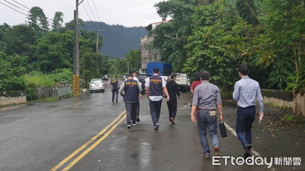 ▲▼嘉義警匪駁火，槍擊要犯陳宏宗遭擊斃，檢察官到場。（圖／記者翁伊森攝）