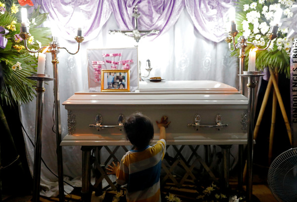 ▲▼菲律賓緝毒戰爭中已知最年輕遇難者，3歲女童米卡被警方擊斃。（圖／路透）