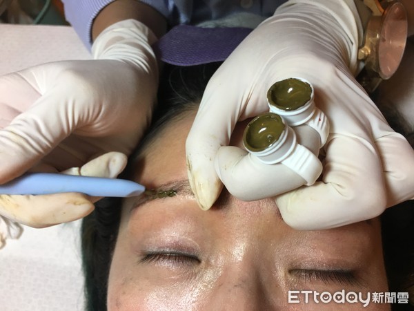 ▲霧眉,飄眉,繡眉,紋眉。（圖／記者嚴云岑攝）