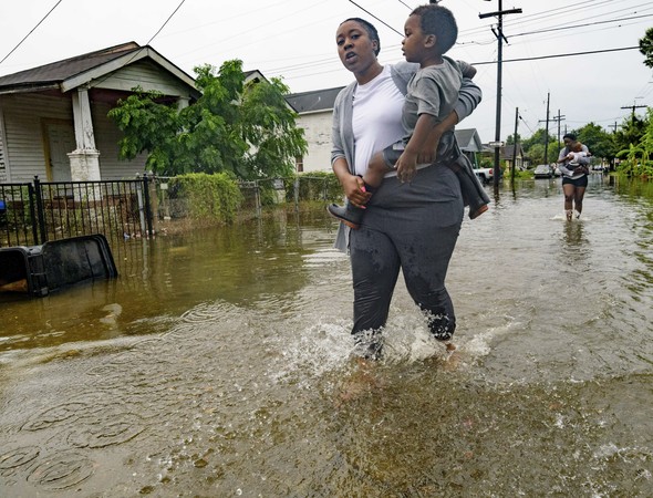 ▲▼美國路易斯安那州紐奧良市（New Orleans）遭暴雨侵襲，多處淹水。（圖／達志影像／美聯社）