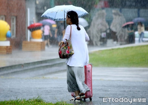 ▲▼台北市午後大雷雨。（圖／記者屠惠剛攝）