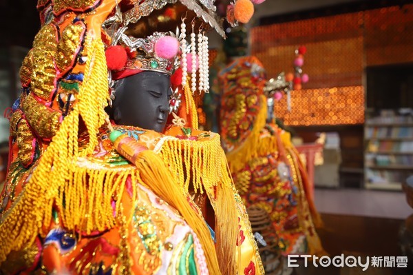 ▲▼ 新港奉天宮開臺媽祖駐台四百年紀念活動「馨護臺灣 騎福金門」，沿路張貼通告媽祖出巡路線。（圖／新港奉天宮提供，下同）