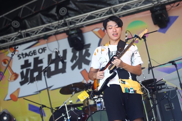 18歲登上金曲等級音樂祭舞台！大吼「我是高中生！」（圖／咖啡廣場提供）