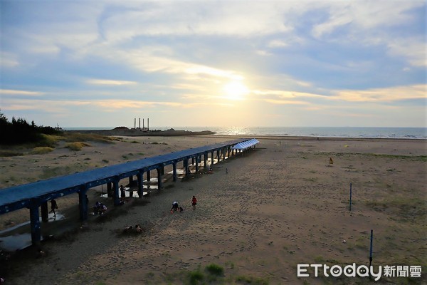 ▲▼苗栗縣,通霄,通霄海水浴場。（圖／記者胡順惠攝）