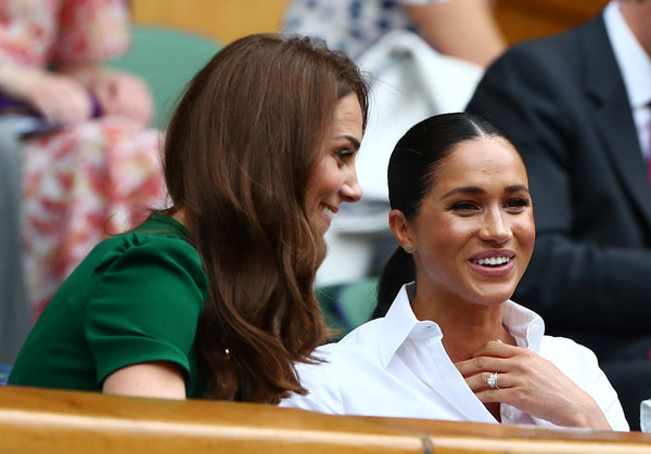 ▲王妃凱特（Kate Middleton）與梅根（Meghan Markle）13日共同參加溫布頓網球錦標賽女子單打決賽。（圖／路透）