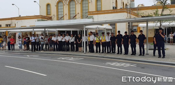 ▲▼嘉義站及路警所向李巡官致上最高敬意。（圖／台鐵提供）