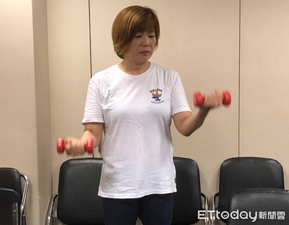 ▲吸氣就痛...她胸痛一週以為得「肺病」　醫檢查卻說安啦！。（圖／書田診所提供）