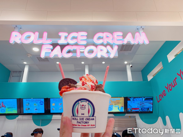 ▲▼日本捲捲冰Roll Ice Cream Factory。（圖／記者蔡玟君攝）