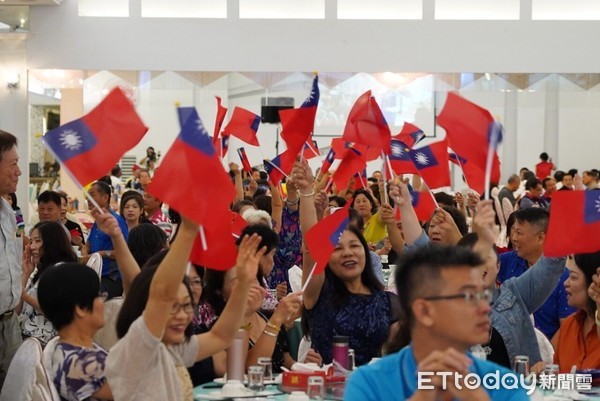 ▲台南市王金平之友會在台南善化正式成立，前立法院長王金平受到現場鄉親歡呼迎接，他透露怎麼選總統「上天有安排」。（圖／記者林悅翻攝，下同）