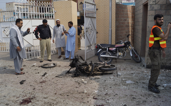 ▲▼巴基斯坦自殺炸彈攻擊。（圖／達志影像／美聯社）