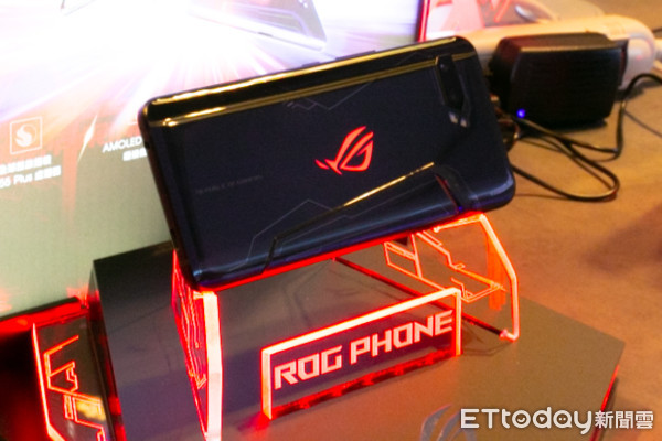 ▲為贏而生的電競手機　華碩發表新一代ROG Phone II。（圖／記者姚惠茹攝）