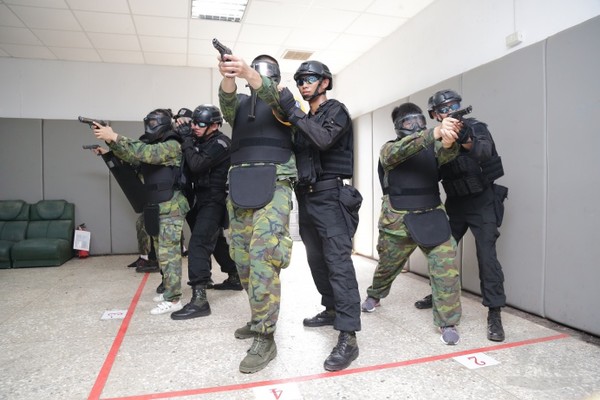 鐵衛營限制空間戰鬥課程　體驗臨戰感