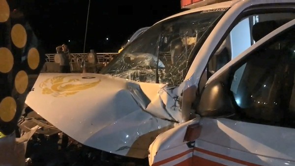 ▲▼宜蘭救護車遭撞1死3傷。（圖／東森新聞提供）