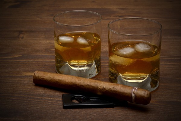 ▲▼ 威士忌,酒,菸酒,菸草。（圖／取自免費圖庫pixabay）
