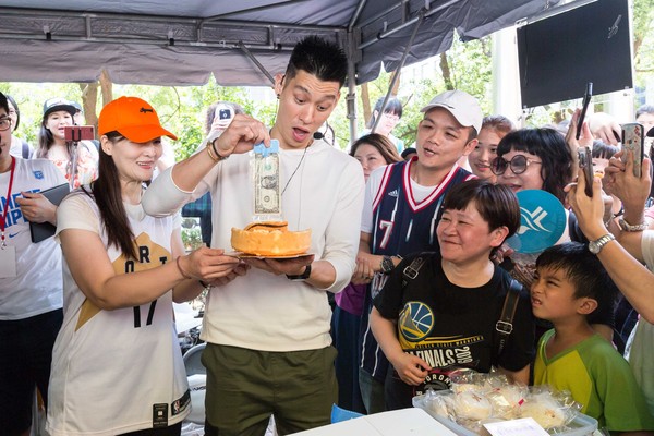 ▲林書豪出席LIN DAY國泰夏日市集。（圖／國泰金控提供）