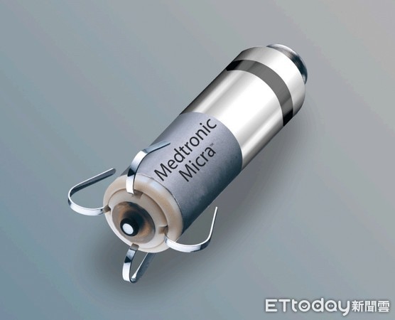 ▲▼長安醫院心臟血管科高宏門醫師表示，喜愛運動的陳先生透過新一代膠囊型「無導」新一代膠囊型「無導線心臟節律器」體積很小，只有0.8cc，直徑大約只有2.5公分長。（圖／長安醫院提供）