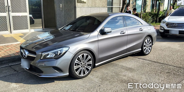 ▲曾男辯稱是新車操作不順，想下車找救兵，否認與妻吵架。（圖／記者黃孟珍翻攝）