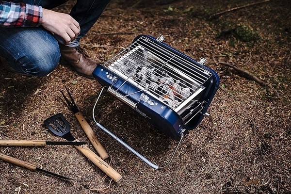 ▲Gentlemen`s Hardware攜帶式野餐燒烤爐。（圖／翻攝Gentlemen`s Hardware官網）