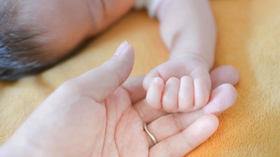 「25％母親想把嬰兒弄死」女人非生孩子不可？專家：產後憂鬱沒人重視