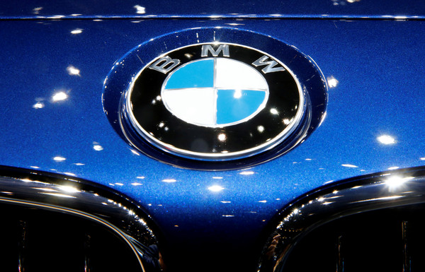 BMW有意含淚腰斬X2、Z4以及8系列　 只為騰出成本開發電動車？（圖／路透社）
