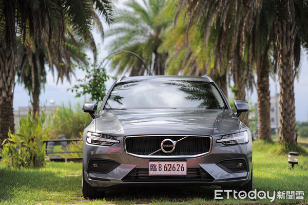 ▲Volvo V60 T4 Momentum完美旅行車試駕。（圖／記者林鼎智攝）