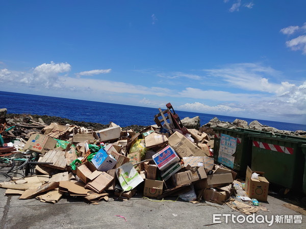 ▲綠島及蘭嶼垃圾爆滿。（圖／記者楊均典翻攝）