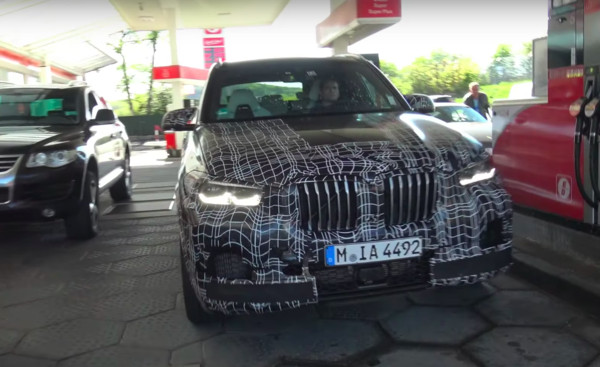 ▲新BMW X5 M測試車。（圖／翻攝自Youtube／CarSpotterQVS）