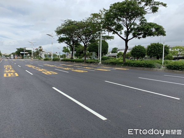 ▲高雄積極推路平和換路燈     。（圖／高市工務局提供）