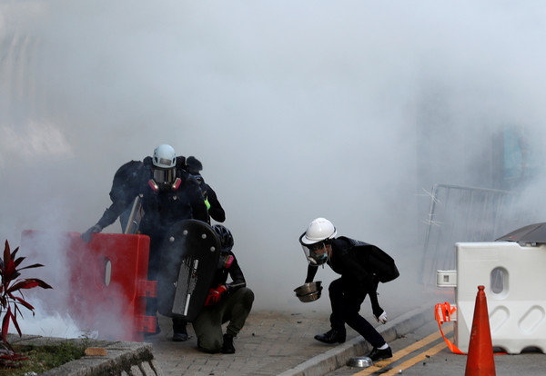 ▲香港5日多區爆發警民衝突。（圖／路透社）