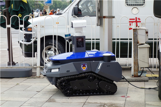 ▲▼坦克型巡邏機器人,北京,維安。（圖／翻攝環球網）