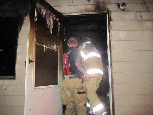 狗狗狂吠示警火災救了家人，自己卻燒傷。（圖／翻攝自New Albany Fire/Rescue）