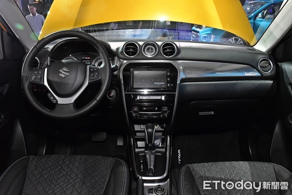 Suzuki小改款Vitara「77萬元」起在台上市　渦輪車型獨享全新6大安全科技（圖／記者游鎧丞攝）